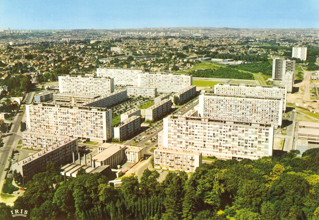 Centre Loisirs Jeunesse Ne Rien L Cher Et Gagner La Paix Ville De Montfermeil